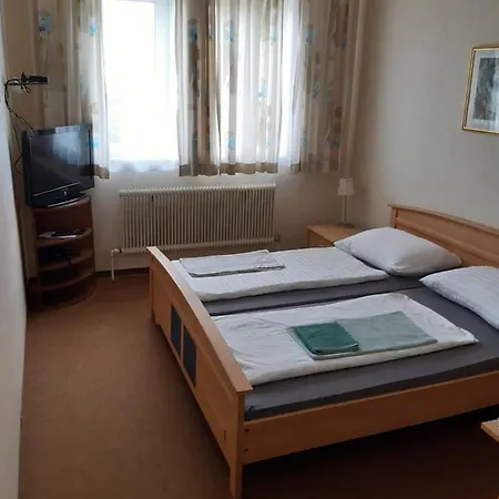 Gasthof Roter Hahn Guest house *