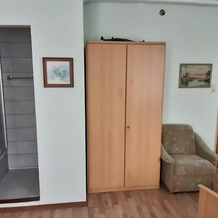 Guest house Gasthof Roter Hahn Hoflein an der Donau