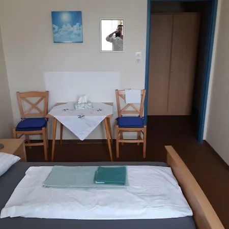 Guest house Gasthof Roter Hahn *