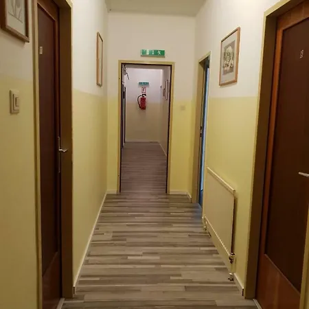 Guest house Gasthof Roter Hahn *