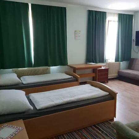 Guest house Gasthof Roter Hahn *